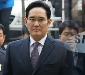 Samsung Chairman Lee Jae-yong Advocates for a Do-or-Die Approach to Tackle Challenges