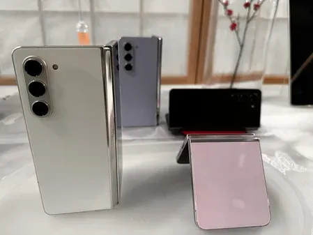 Samsung confident foldable lead won't fade as Apple prepares debut
