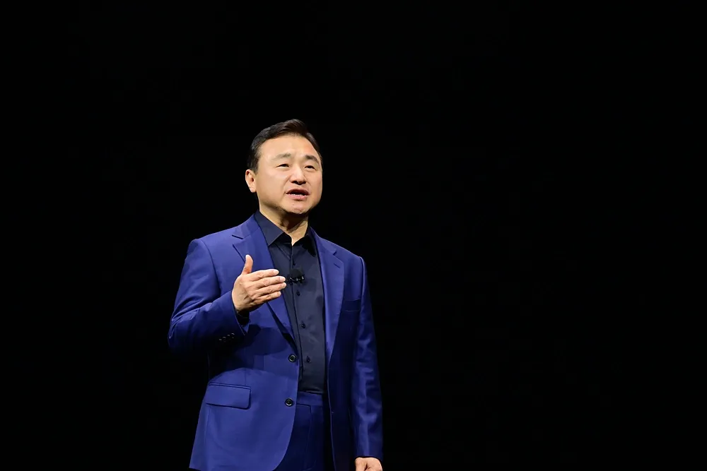 Is Samsung Launching a Tri-Foldable Phone This Year?