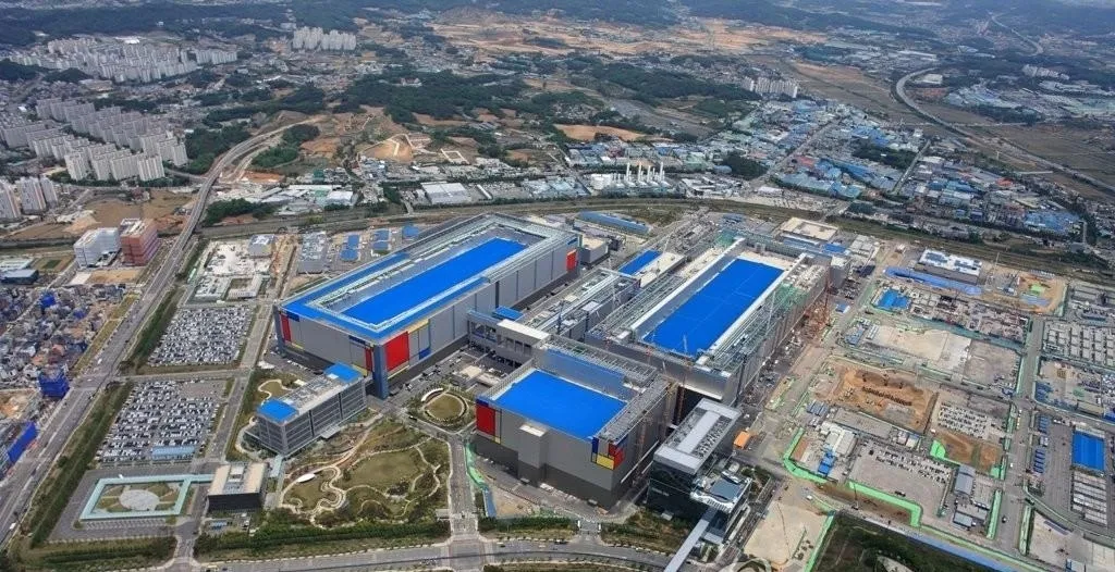Is Samsung Set to Launch Mass Production of HBM4 Chips This Month?