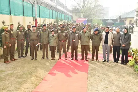 संविधान दिवस: श्रीनगर पुलिस ने दोहराया न्याय, स्वतंत्रता व समानता का संकल्प