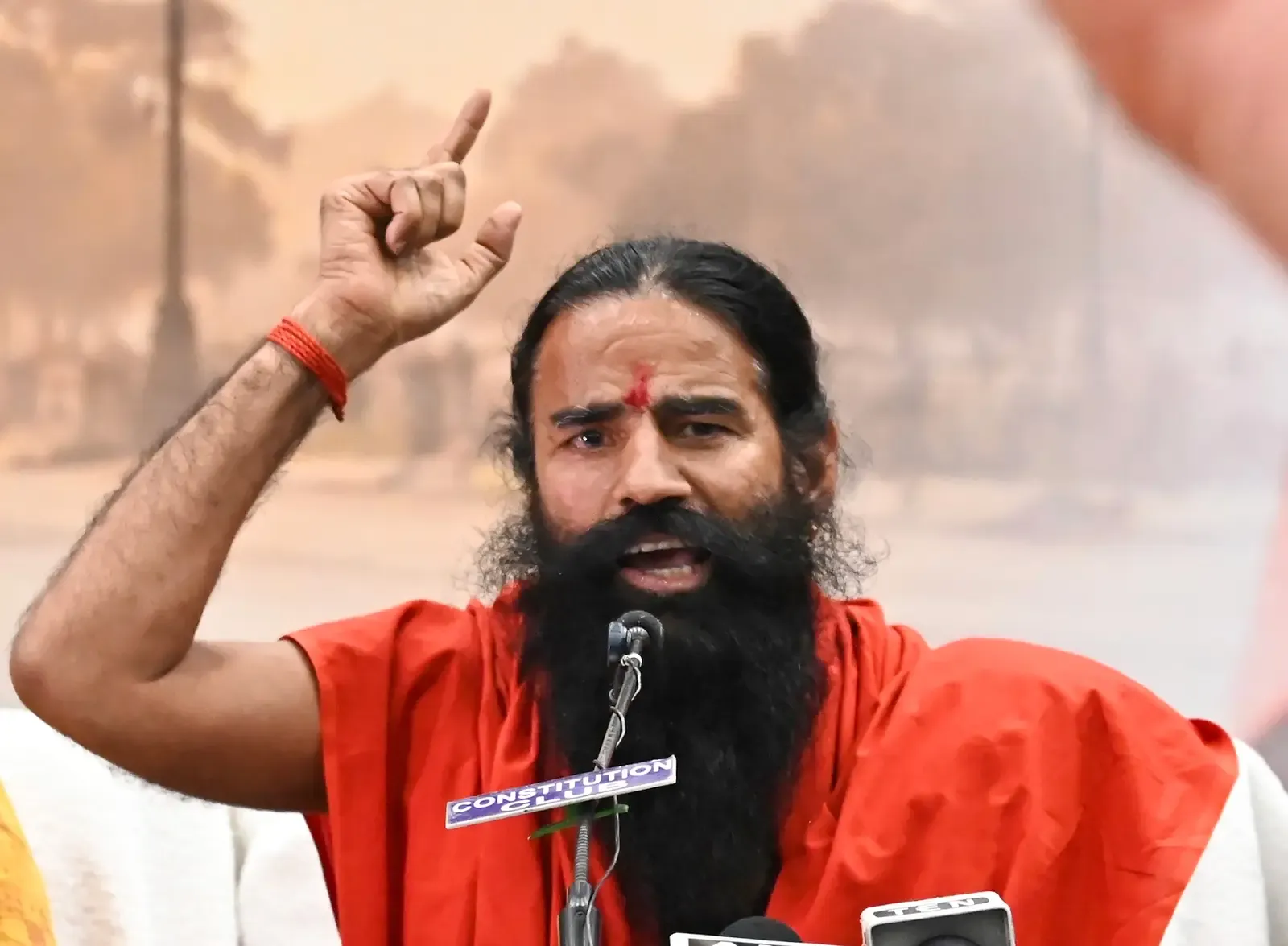 बाबा रामदेव का बड़ा ऐलान: सनातन ग्रंथों की मिलावट हटाई जाएगी, वेद जातिभेद नहीं सिखाते