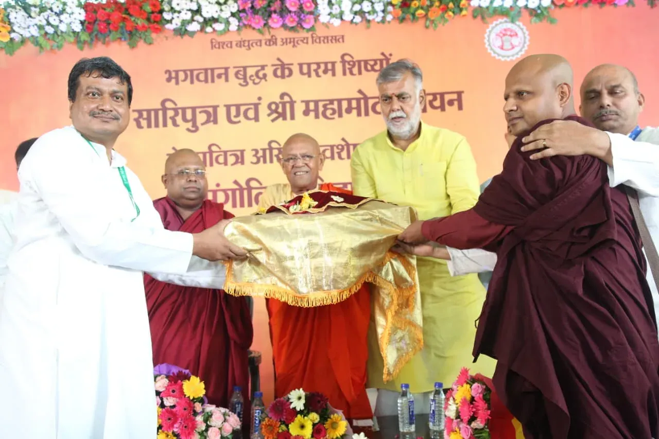 सांची के पवित्र अस्थि अवशेष मंगोलिया रवाना, बौद्ध धर्मगुरु बोले — 'आध्यात्मिक वैभव का अनुपम खजाना'