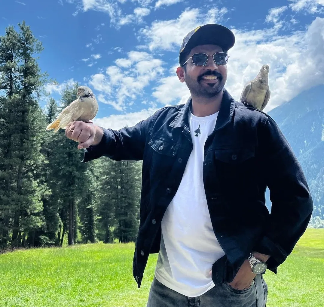 How Does Sandeep Jain Manage to Write 'Criminal Justice' & 'Kankhajura' at the Same Time?