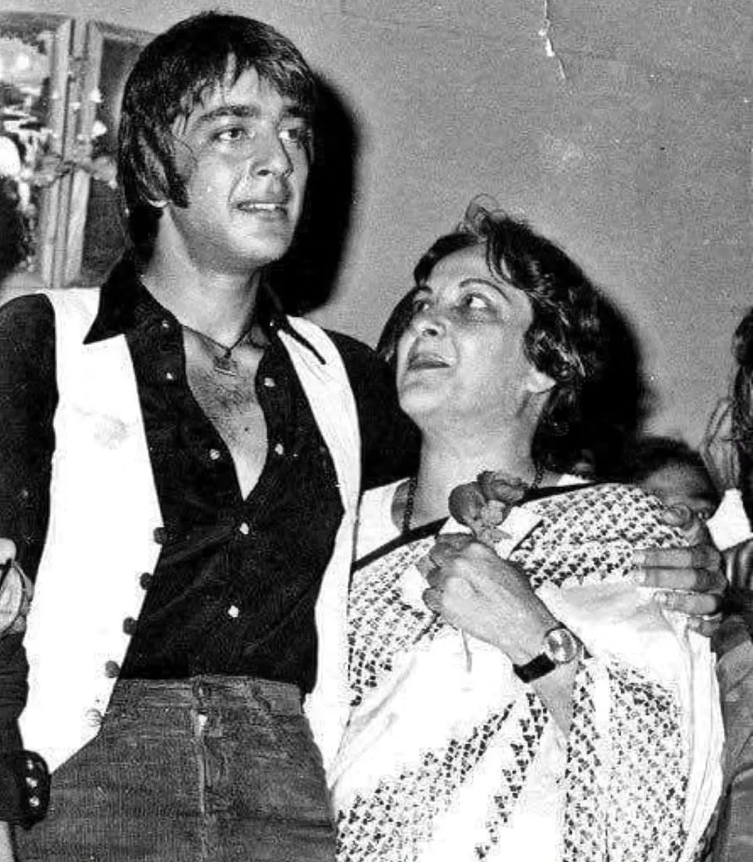 How Does Sanjay Dutt Remember His Late Mother Nargis Dutt?