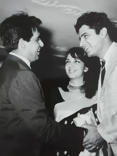 क्या संजय खान की पत्नी जरीन खान के निधन पर सायरा बानो और ईशा कोप्पिकर ने संवेदनाएं व्यक्त की?