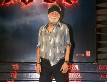 Does Sanjay Mishra believe that the director deserves more credit for an actor's performance?