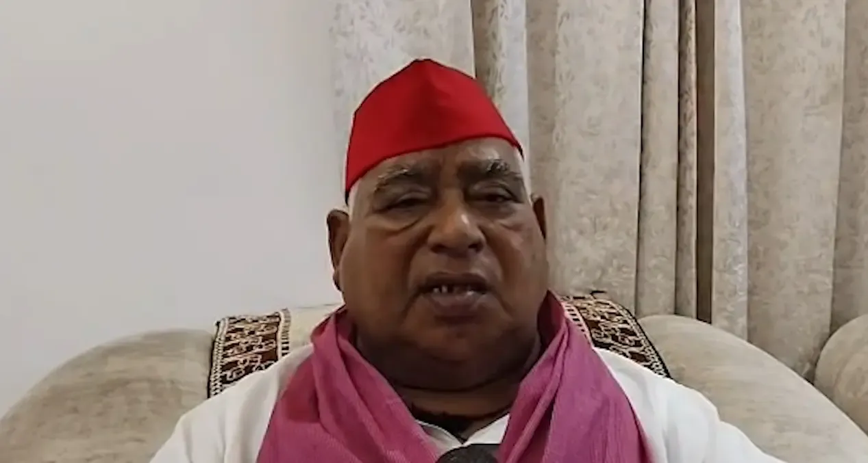 अवधेश प्रसाद का संजय निषाद पर पलटवार: 'वे खुद डूबती नैया पर सवार', BJP पर भी तीखा तंज