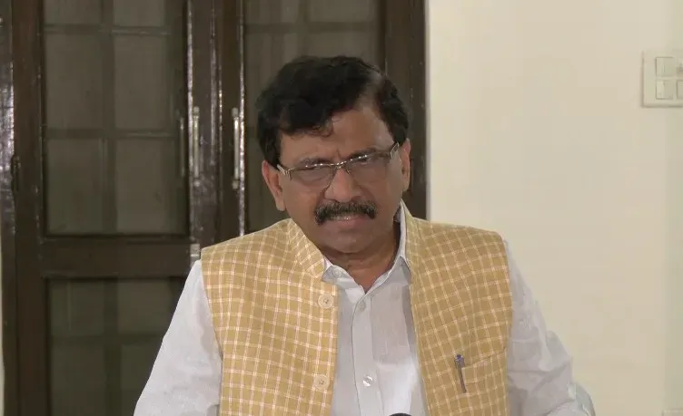 संजय राउत का केंद्र पर हमला: 'यह सरकार किसान व युवा विरोधी, केवल राजनीतिक स्वार्थ के लिए काम कर रही'