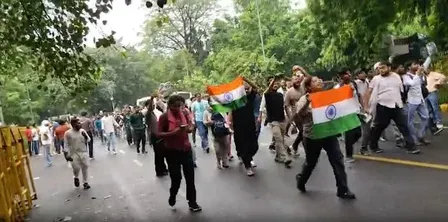 जंतर-मंतर पर NEET पेपर लीक विरोध: 'चलो संसद' मार्च रोका, पुलिस-प्रदर्शनकारी आमने-सामने
