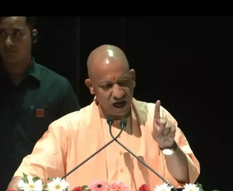 संवेदनशील सरकार: संकट में जनता की रक्षा और नायकों को मिल रहा सम्मान