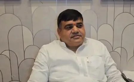 संविधान से 'समाजवादी' और 'धर्मनिरपेक्ष' शब्दों को नहीं हटने देंगे : शक्ति सिंह यादव  