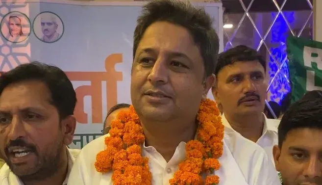 अखिलेश यादव की भाषा पर चंदन चौहान का पलटवार: 'जयंत चौधरी के लिए ऐसे शब्द लोगों की भावनाएं आहत करते हैं'