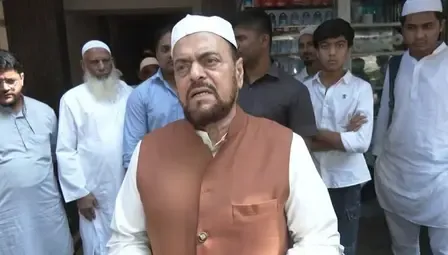 सपा नेता अबू आजमी ने सीएम देवेंद्र फडणवीस को लिखा पत्र, रखी ये मांग 