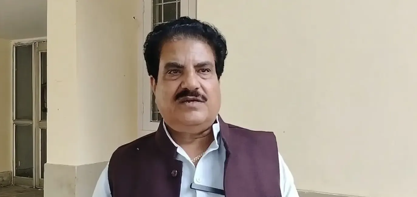 फिरोज खान ने डीआईजी को ज्ञापन सौंपकर रमजान में नमाजियों पर पुष्पवर्षा की मांग की