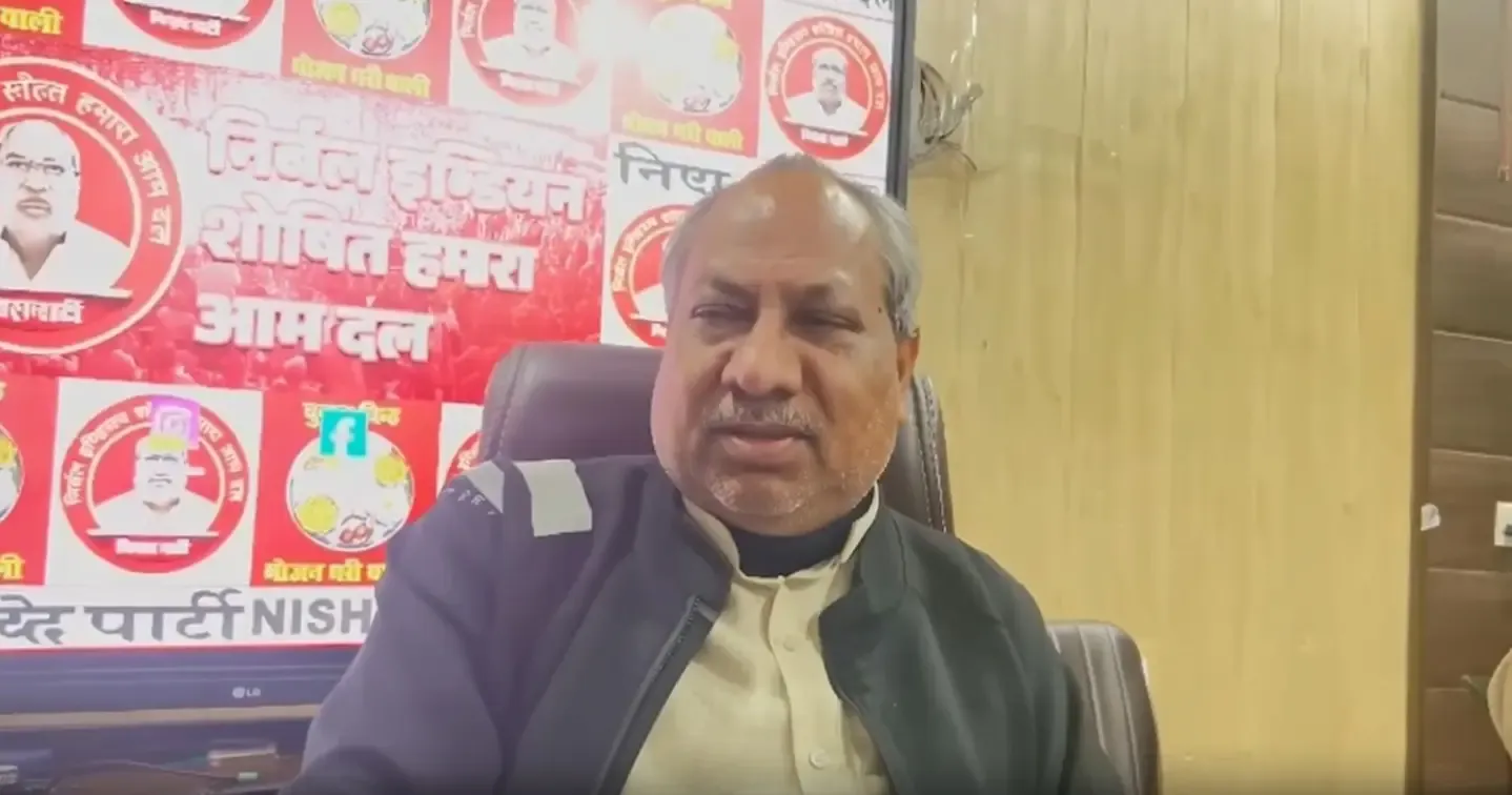 क्या सपा सांसद सनातन पांडे के विवादित बयान से पार्टी को नुकसान हो रहा है?