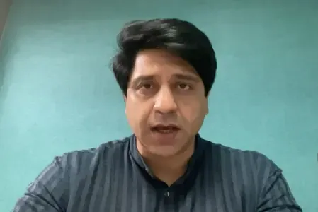 सपा नेता एसटी हसन को योग में भी हिंदू-मुस्लिम नजर आता है : शहजाद पूनावाला