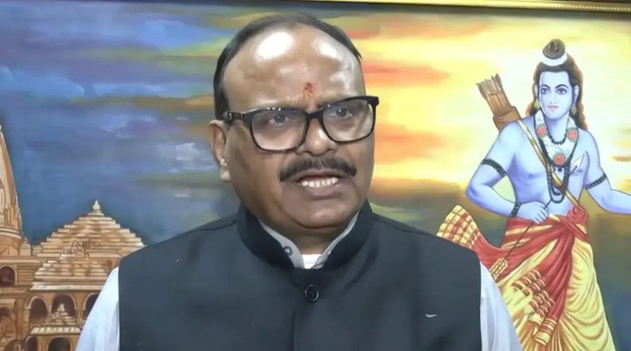 क्या अखिलेश यादव पूरी तरह से दिग्भ्रमित हैं? डिप्टी सीएम ब्रजेश पाठक