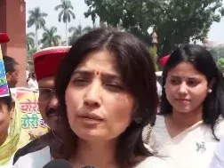 एफसीआरए बिल जेपीसी को भेजने पर सपा सांसद डिंपल यादव का समर्थन, राम मंदिर चढ़ावा चोरी पर सरकार से जवाब तलब