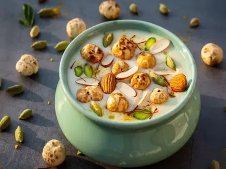 सर्दियों में अमृत के समान है मखाने और दूध का मिश्रण, मन और तन दोनों को रखता है शांत