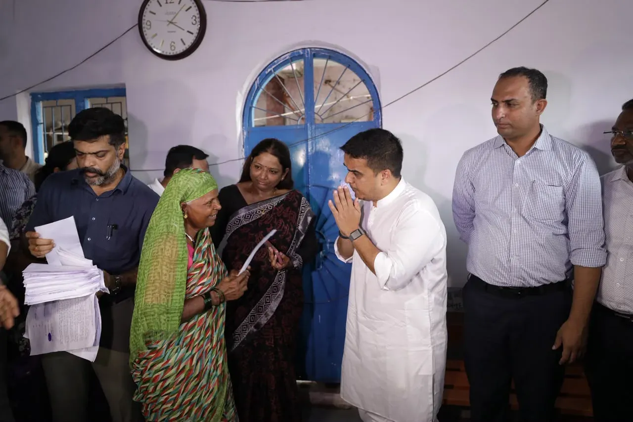 सूरत बाढ़ राहत: हर्ष संघवी ने 2,000 परिवारों को ₹6,800 प्रति परिवार सहायता वितरित की