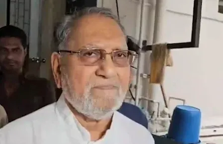 ‘सरकार को समाधान खोजना था, वे अस्पताल लेकर चले गए’, सोनम वांगचुक पर बोले कांग्रेस नेता हुसैन दलवई
