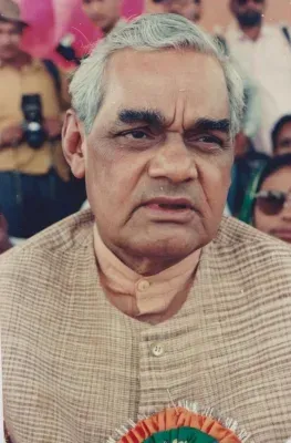 ससुराल मेरी है और मजे तुम उड़ाते हो, जब बड़े भाई ने अटल बिहारी वाजपेयी से गोरखपुर जाने के बहाने खोजने पर ली थी चुटकी 