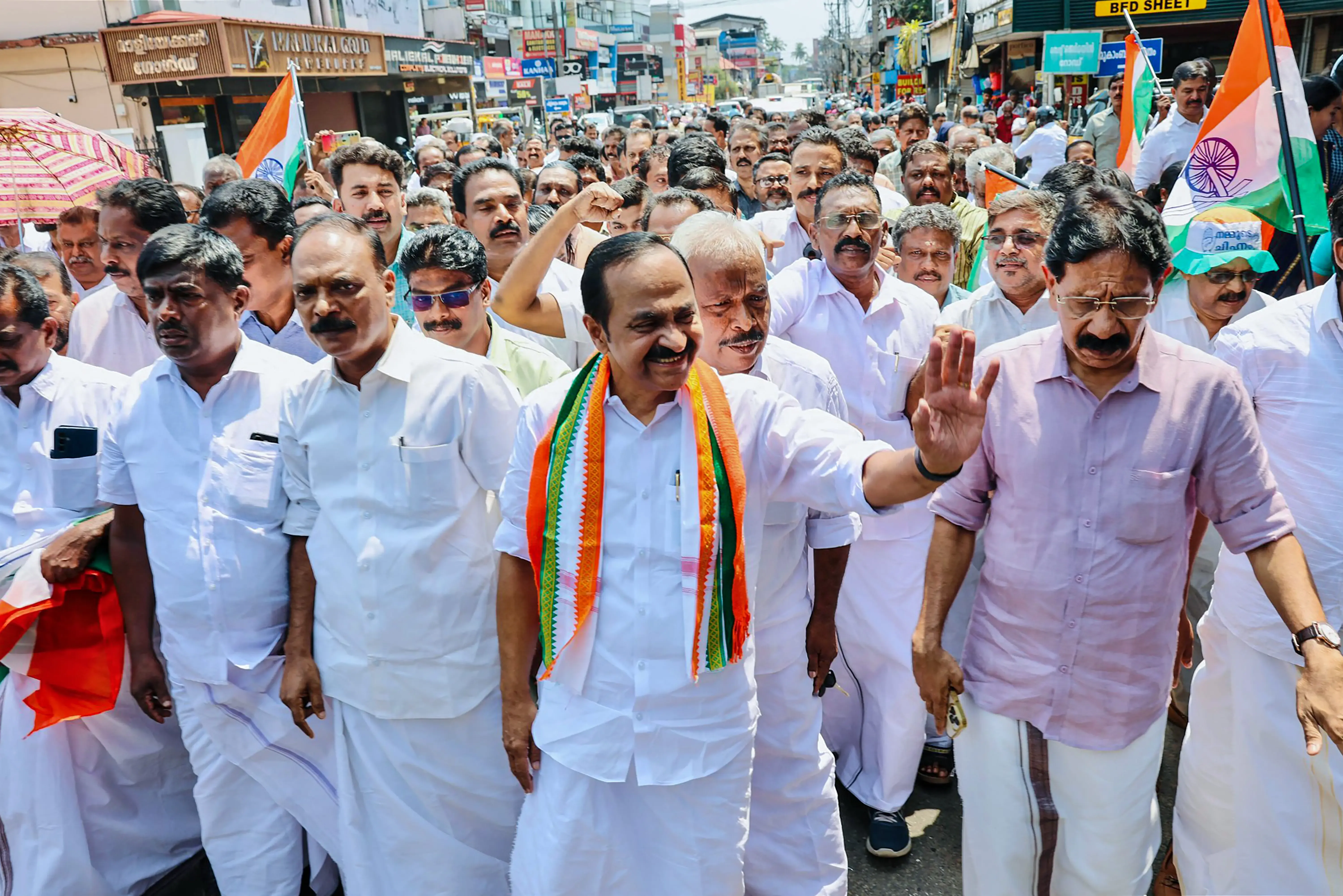 High-Stakes Development Debate Between Satheesan and Vijayan Takes Center Stage in Kerala Elections