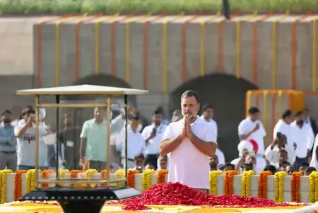 गांधी जयंती 2026: राहुल गांधी ने राजघाट पर बापू को नमन, बोले — 'सत्य, अहिंसा और निर्भयता ही असली विरासत'