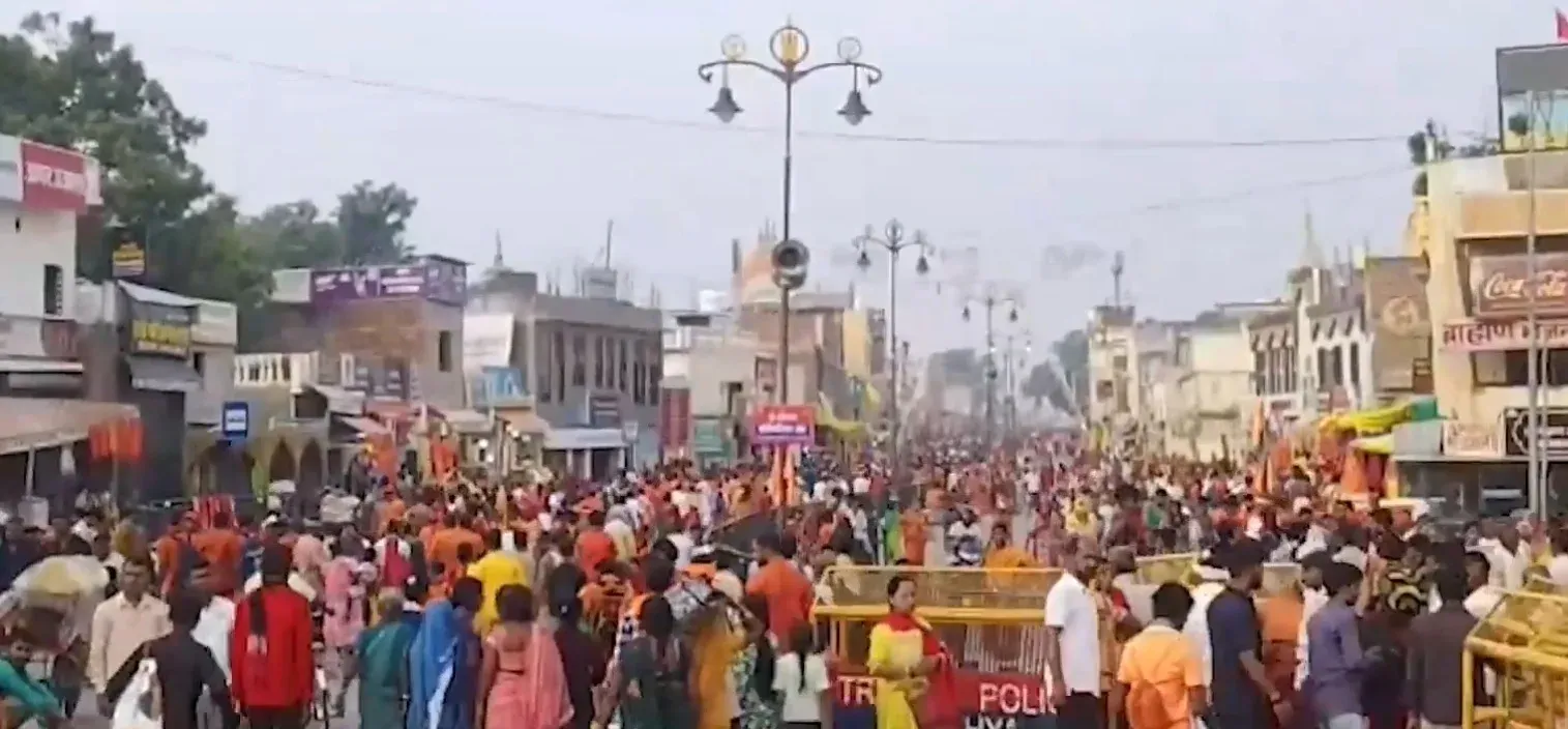 सावन के दूसरे सोमवार पर अयोध्या शिवमय, नागेश्वर नाथ मंदिर में उमड़े लाखों श्रद्धालु