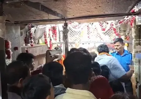 सावन की शुरुआत: उज्जैन, ओंकारेश्वर, मेरठ और देवघर में उमड़े शिव भक्त