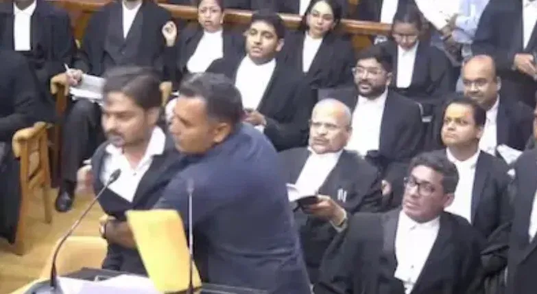 Supreme Court spares litigant who abused judges, threw papers in open court
