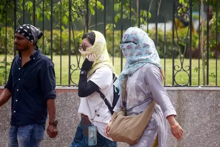 Forecast: Isolated Rain in Western Ghats, Rising Heat in Tamil Nadu