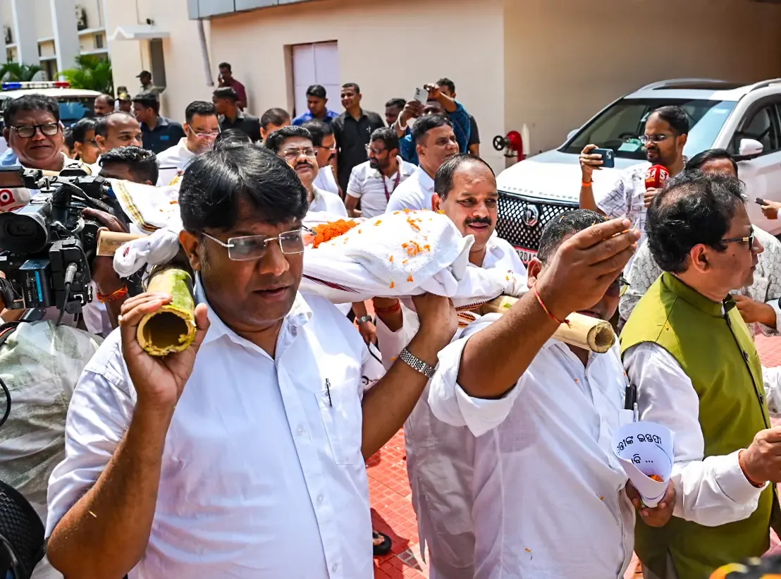 Odisha Assembly in Turmoil: Opposition Escalates Demands for Health Minister's Resignation Following SCB Fire Tragedy