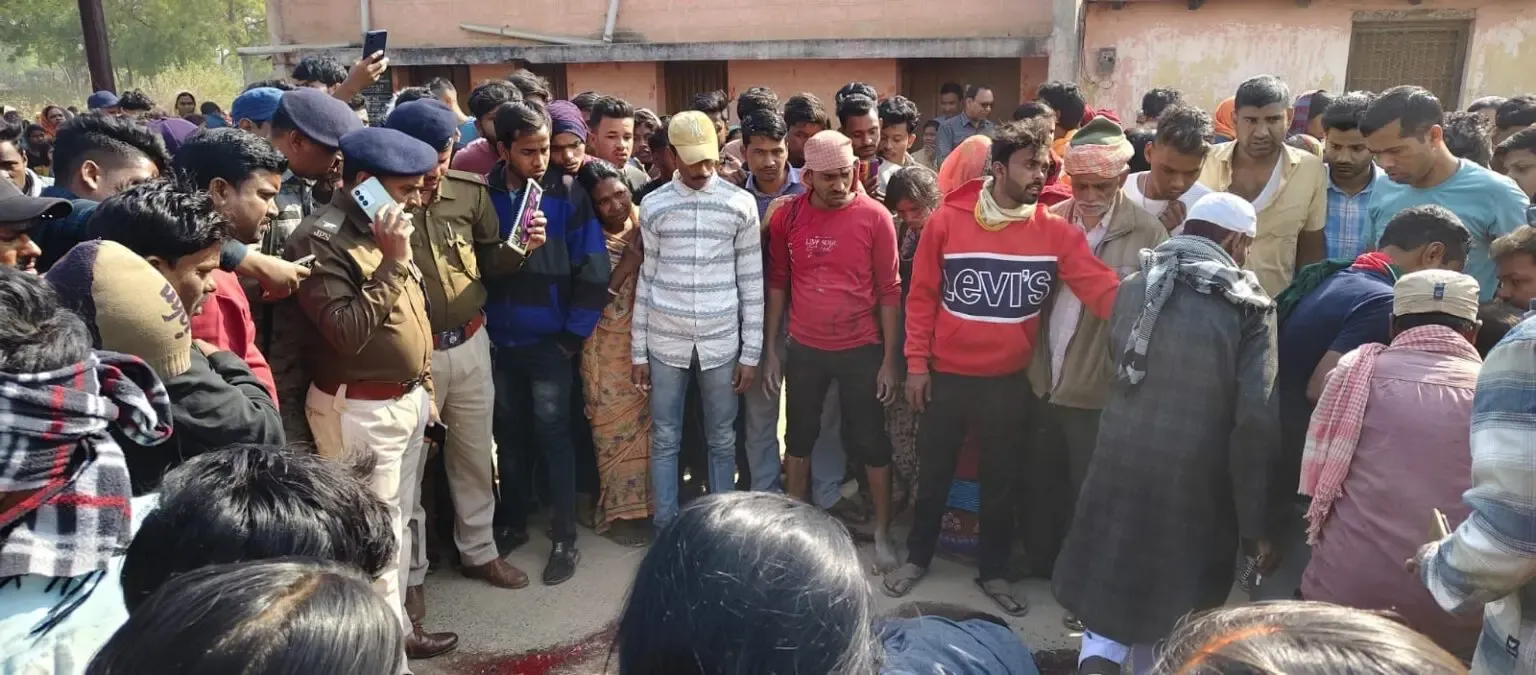 Headmaster Fatally Injured in Bomb Blast in Madhupur, Jharkhand