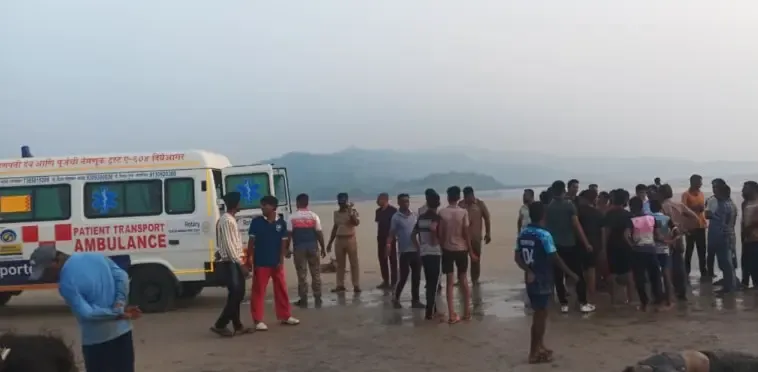 8 students drown at Diveagar beach in Raigad during school picnic