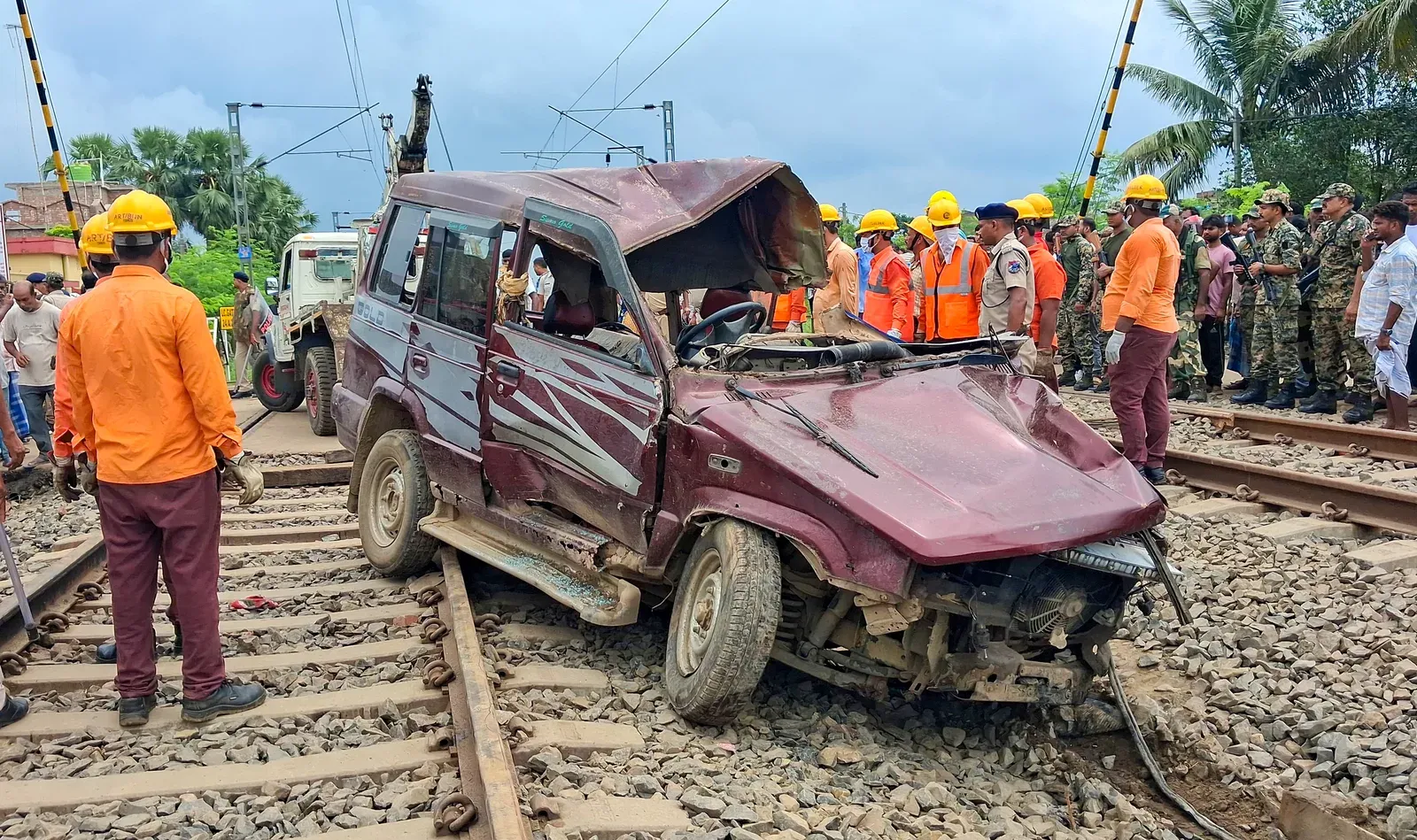 School van-train crash in Murshidabad kills 5, including 4 children; Railways, Bengal govt announce compensation