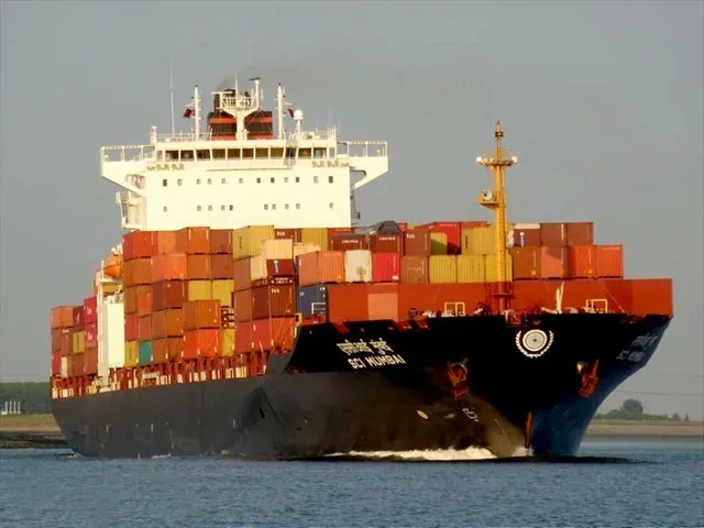 SCI launches $720 million global tender for six 8,000 TEU container ships