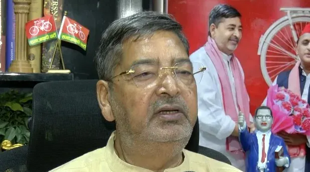 UP सीट शेयरिंग: अखिलेश यादव और मल्लिकार्जुन खड़गे तय करेंगे फॉर्मूला — सपा सांसद वीरेंद्र सिंह
