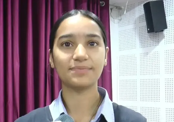 सीमा के पास के गांव की प्रतिभा: हर्षिता वर्मा ने सीबीएसई में 99.8 प्रतिशत अंक प्राप्त किए