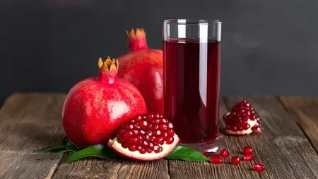 सेहत के लिए संजीवनी से कम नहीं अनार का जूस! आयुर्वेद से जानें चमत्कारी फायदे