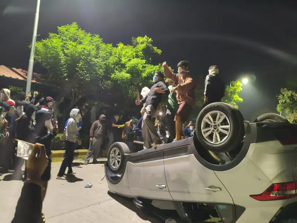 क्या सीहोर के वीआईटी विश्वविद्यालय में पीलिया फैलने से छात्रों ने किया हंगामा और तोड़फोड़?