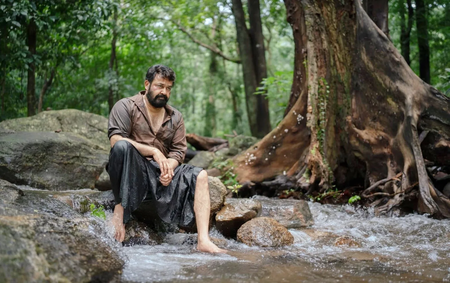 Why does Selvaraghavan admire Mohanlal so much?