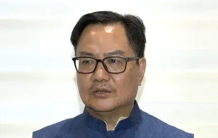 सेना देश की रक्षा करती है, उसे राजनीतिक विवादों में नहीं घसीटना चाहिए : किरेन रिजिजू