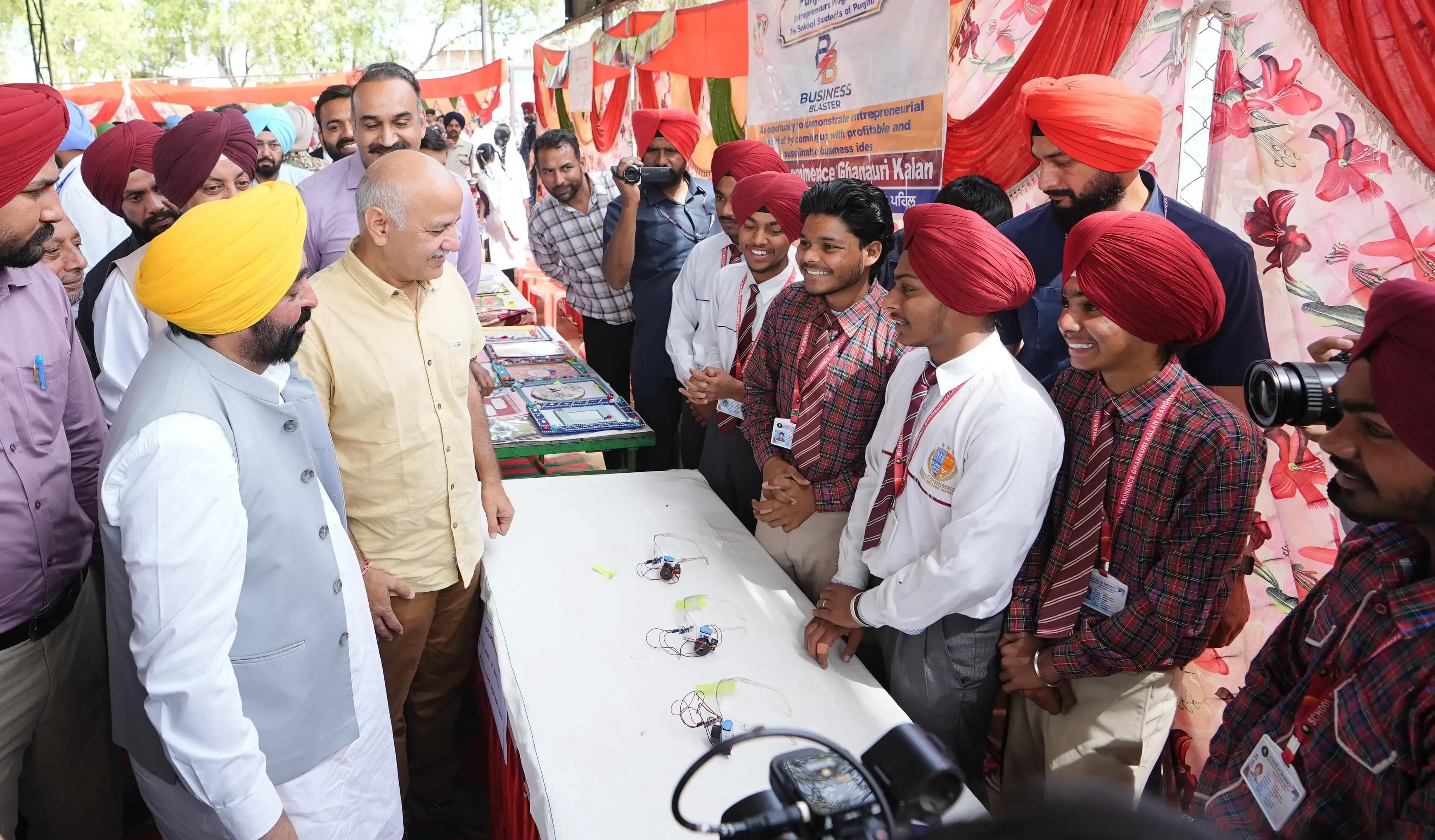 Punjab CM Announces Senior Officers as Student Mentors