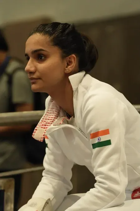 तनिक्षा खत्री और प्राची लोहान ने रचा इतिहास: सीनियर वर्ल्ड फेंसिंग चैंपियनशिप के मेन ड्रॉ में पहुँचीं
