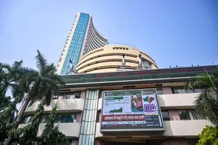 जुलाई 2026 में सेंसेक्स-निफ्टी 2% से अधिक चढ़े, निफ्टी आईटी 16.77% की छलांग के साथ टॉप गेनर