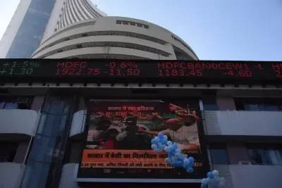 Sensex, Nifty extend gains as metal stocks rally