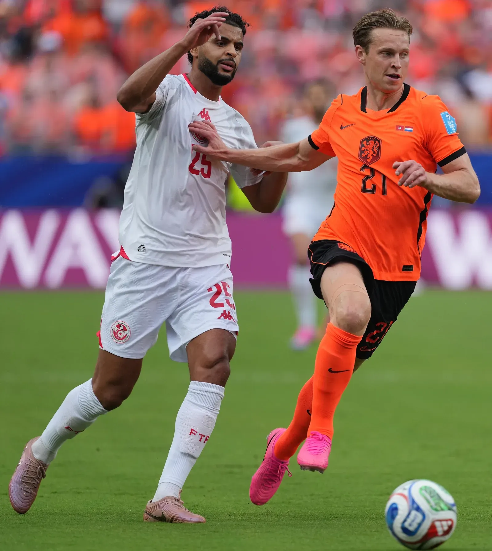 Frenkie de Jong's Barcelona return delayed as knee injury persists