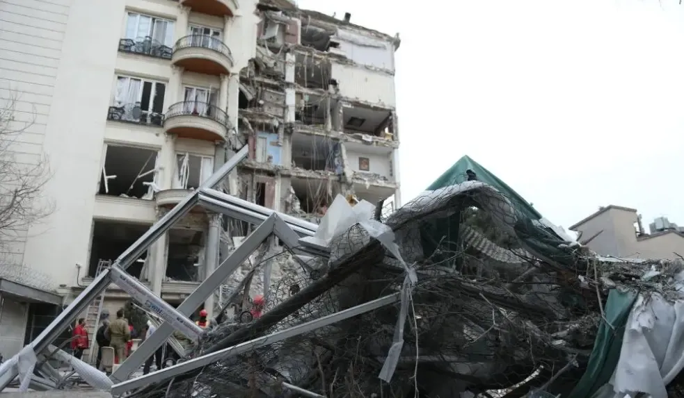 Iranian Missile Strikes Tel Aviv, Multiple Casualties Reported